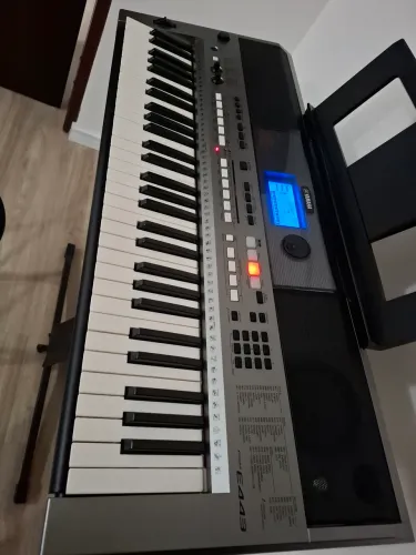 Teclado arranjador Yamaha PSR E443