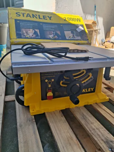 Serra de Mesa daStanley 2000W SST200 Nova Completa na Caixa