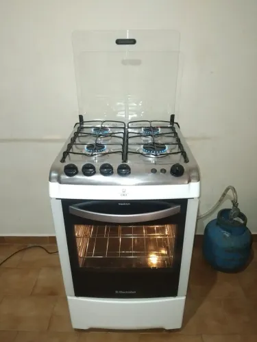 Fogão de 4 bocas da Electrolux automático