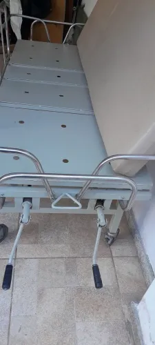 Vendo cama hospitalar com colchão
