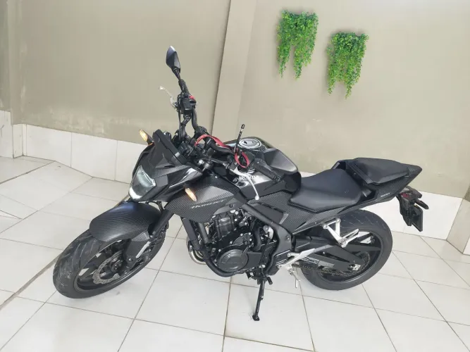 Vende e troca por menor cilindrada CB 500 Hornet modelo 2026 valor R$40.500,00