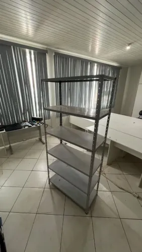 Estante de Aço