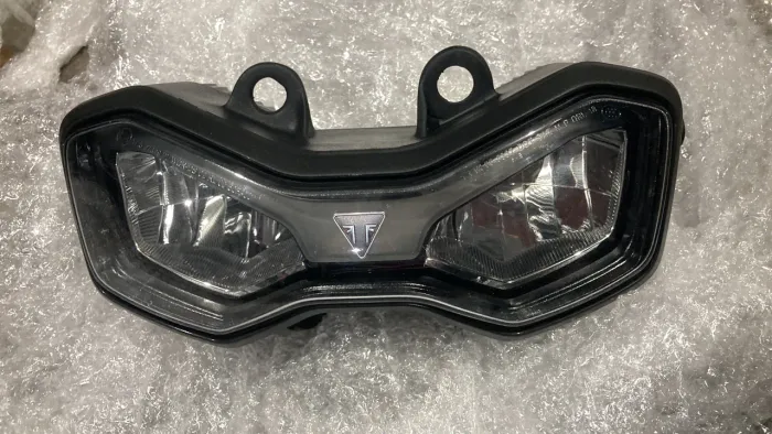 Farol  tiger  900. 2021 rally. Usado inteiro sem marca de uso. 