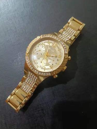 Luxuoso relógio Feminino Original e pouco uso