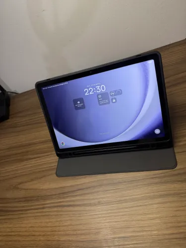 Vendo Tablet Samsung A9+ 5g, Com capinha e caneta touch, Muito Novo!!