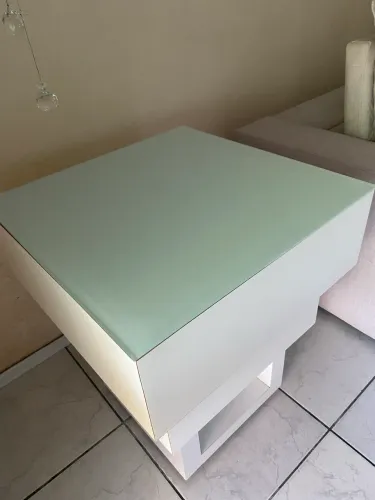 Mesa lateral madeira maciça com vidro 