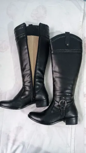 Alguém vendendo bota cano longo 39