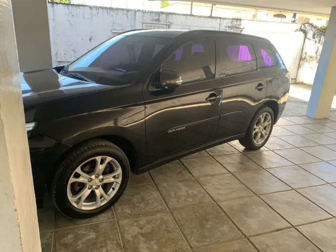 Mitsubishi Outlander 2.0 16V 160cv Aut. 2014
