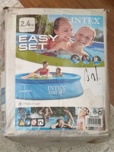 Piscina Intex 1942 LT com tampa