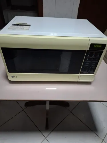 Micro-ondas Lg 30 litros. 