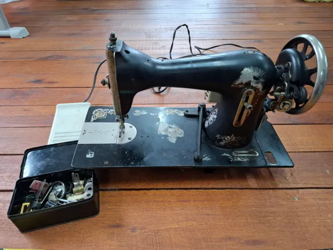 Máquina de costura antiga