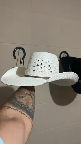 Vendo Chapéu Valtierra ? 50X tamanho 56