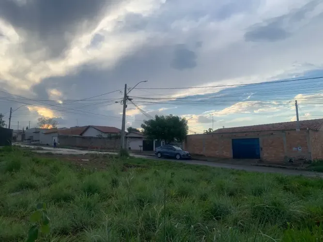 Lote de Esquina 362,50 m² à Venda no Residencial Paraíso II Senador Canedo/GO