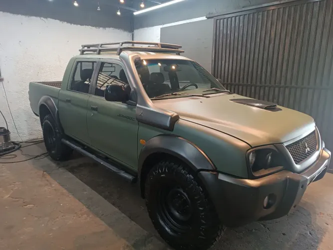 Mitsubishi L200 Savana 2.5 4X4 121cv CD DTI Dies. 2011