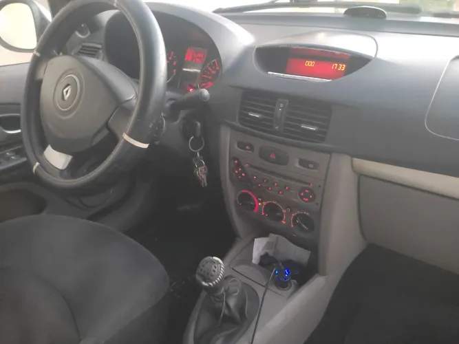 Renault Symbol Privilège Hi-flex 1.6 16V 4P 2013
