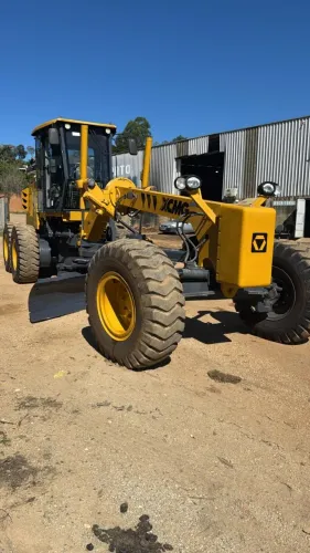 Motoniveladora XCMG 2024 GR1803BR Nova 