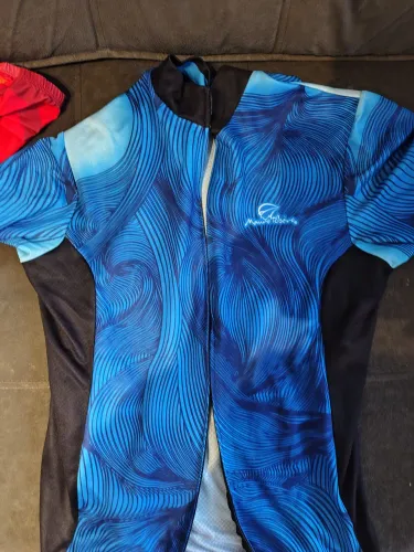 KIT ROUPAS DE CICLISMO TAMANHO M - 16 PEÇAS - ÓTIMO ESTADO
