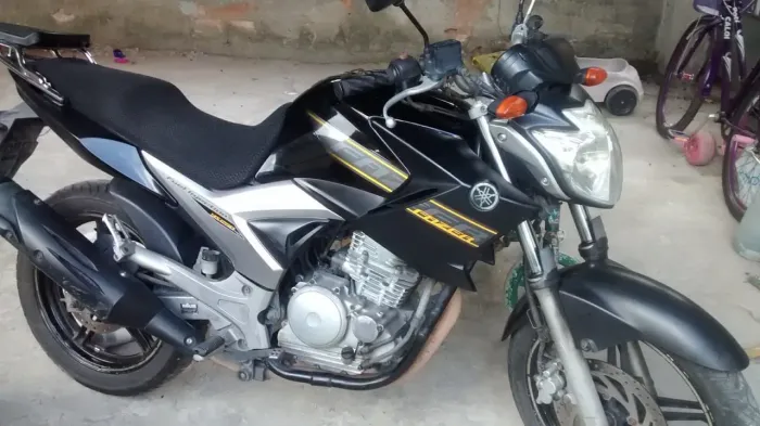 Vendo Fazer 250 ano 2010/2011