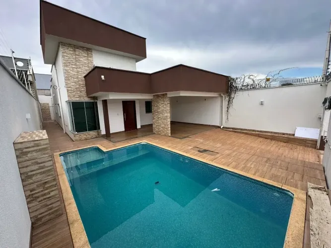 Região sul (ARSOS) Casa semi nova acabamento premium,c armários energia solar