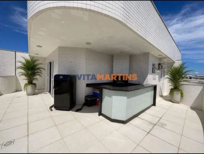 Cobertura incrível com vista para o canal e sol da manhã!
