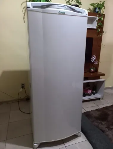Geladeira Consul facilite Frost Free