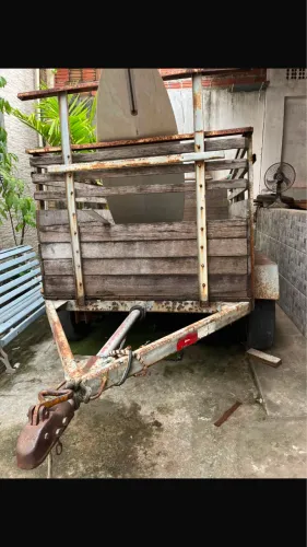 Carreta com 2 eixos, muito resistente