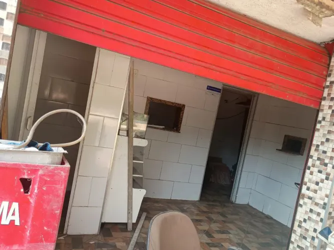 Vendo essa casa 190.000 a casa e 90.000 a loja