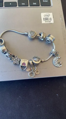 Pulseira Pandora com 7 berloque