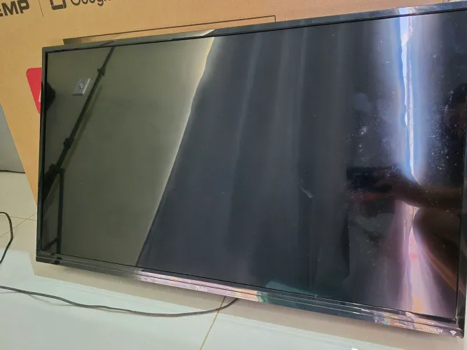 Vendo TV PHILCO com visor queimado
