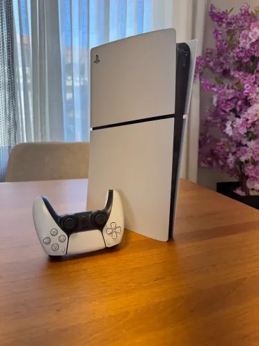 PLAYSTATION 5 SLIM MÍDIA DIGITAL EM EXCELENTE ESTADO!