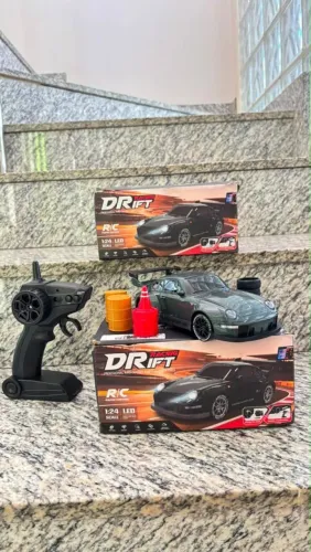 Carrinho de Controle Remoto Drift 4WD 1:24 ?