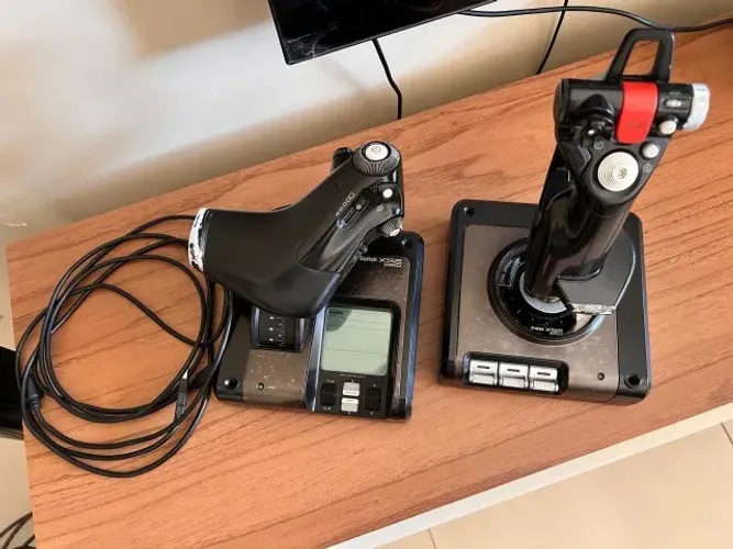 Controle HOTAS Logitech x52 Pro Saytek (Throttle + Joystick)