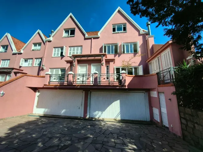 VENDA, CASA EM CONDOMÍNIO Bairro Vila Assunção, Porto Alegre
