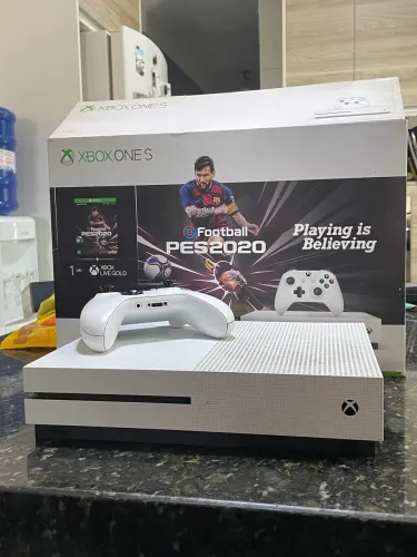 XBOX ONE S - 1 TB Funcionando Perfeitamente
