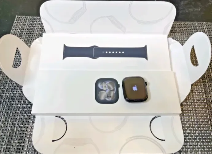 Apple Watch Series 11 46MM (GPS + 4G) - Jet Black
