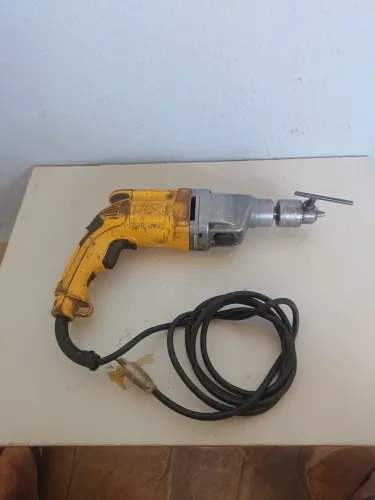 FURADEIRA DEWALT DW515 5/8
