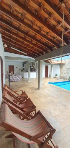Casa Comercial à venda - 416m² - 3 quartos -  6 banheiros - 8 vagas de garagem - Vila Flor