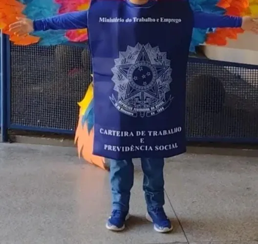 Fantasia de carnaval CLT