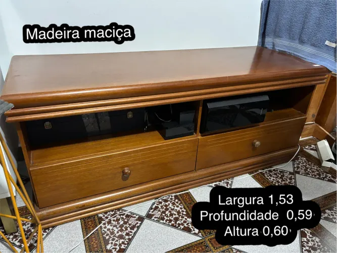 Rack em madeira maciça