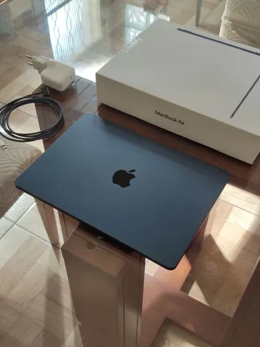 MacBook Air M2 16GB 13" Midnight (Meia-Noite) - Estado Impecável<br>