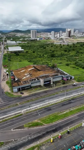 OPORTUNIDADE ÚNICA EM CARUARU/PE IMÓVEL COMERCIAL DE GRANDE PORTE ÀS MARGENS DA BR-104