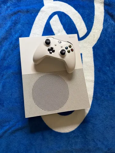 Xbox One 512gb Mídia física + 1 controle 