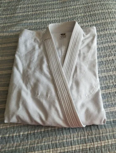 Vendo Kimono judô/jiu-jitsu Novo sem uso