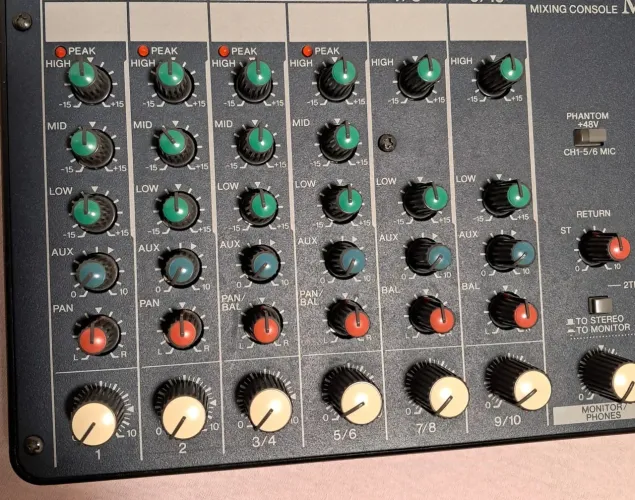 Mesa De Som Yamaha Mg102c Conservadíssima (Usado)