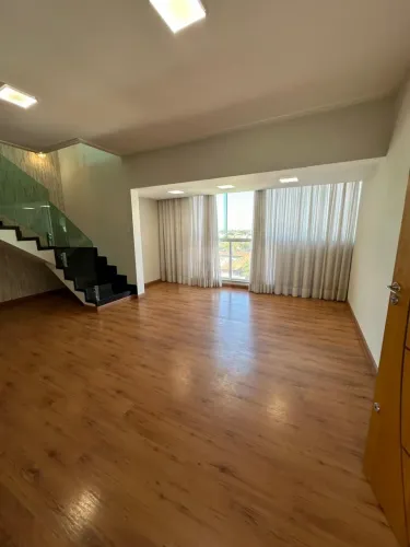 Linda cobertura disponível para locação ou venda