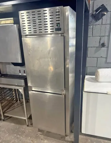 Freezer vertical inox
