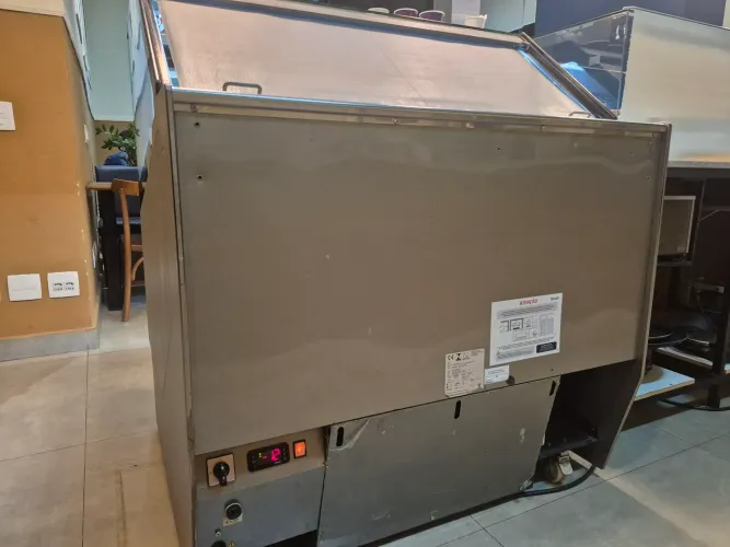 Vitrine Isa millenium 12