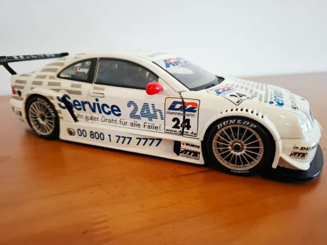 Miniatura Mercedes CLK DTM 1:18-Maisto