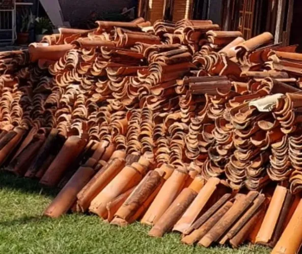 Doação de telhas de barro