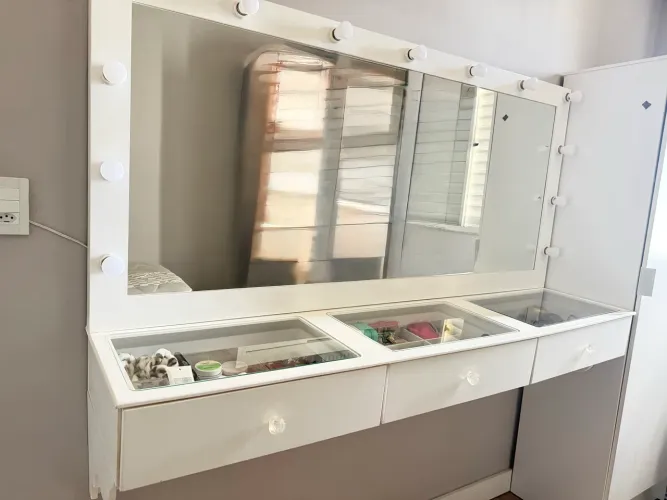 VENDO PENTEADEIRA CAMARIM 